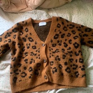 This is a cardigan from old navy, this sweater is a size Large (10-12) in kids